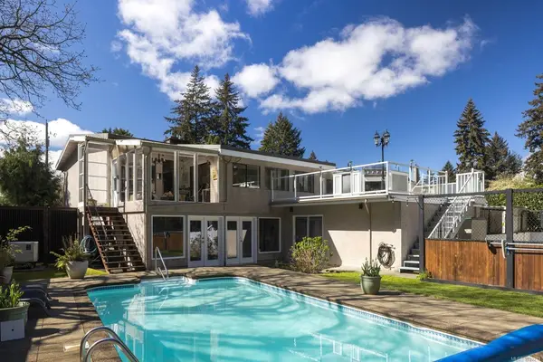 2264 Aldeane Ave, Colwood BC V9B 2C7