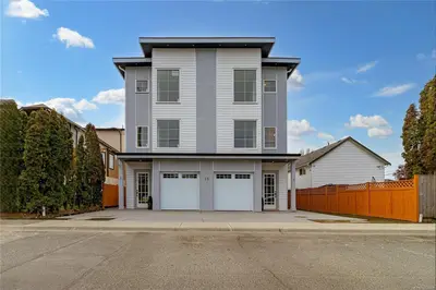 95 Battleford Ave # 2, Saanich BC V8Z 1K5