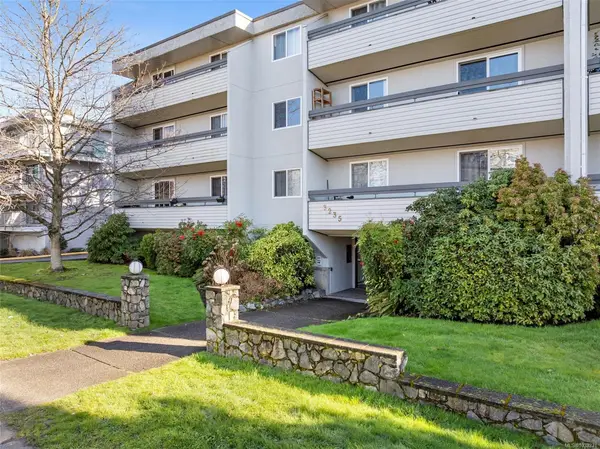 3235 Quadra St # 103, Saanich BC V8X 1G4