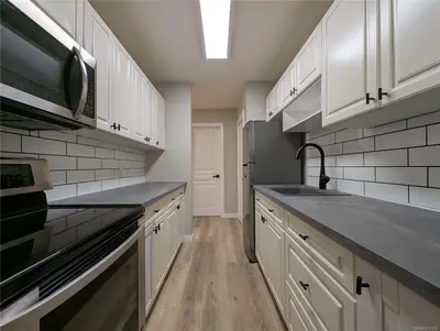 3271 Cowichan Lake Rd # 4, Duncan BC V9L 4C1