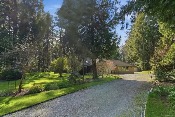 3215 Graham Rd, Ladysmith BC V9G 1C9 - 3 bed, 3 bath in Ladysmith