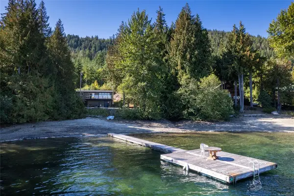 2180 South Lake Rd, Qualicum Beach BC V9K 2L7