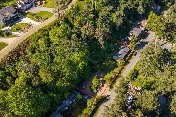 1545 Kye Bay Rd, Comox BC V9M 3T7 - 4 bed, 2.0 bath in Comox