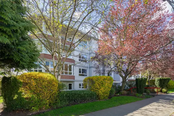 1807 Oak Bay Ave # 103, Victoria BC V8R 1C1 - 2 bed, 2 bath in Victoria