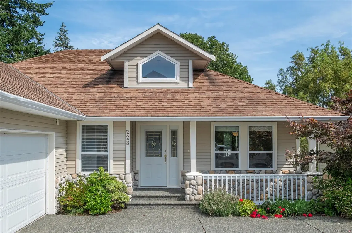 228 Maryland Rd, Campbell River BC V9W 8H5