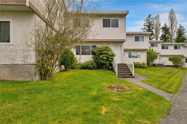 400 Robron Rd # 44, Campbell River BC V9W 5N5 - 3 bed, 2 bath in Campbell River