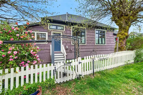 2738 Derwent Ave, Cumberland BC V0R 1S0