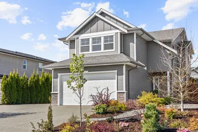 3349 Bolton St, Cumberland BC V0R 1S0