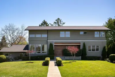 2835 Lincoln Rd, Oak Bay BC V8R 6A8