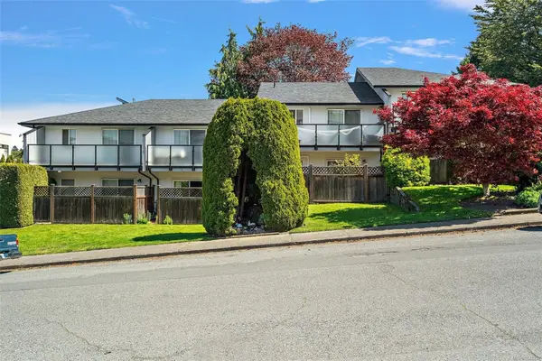 3235 Alder St # 5, Saanich BC V8X 1P3