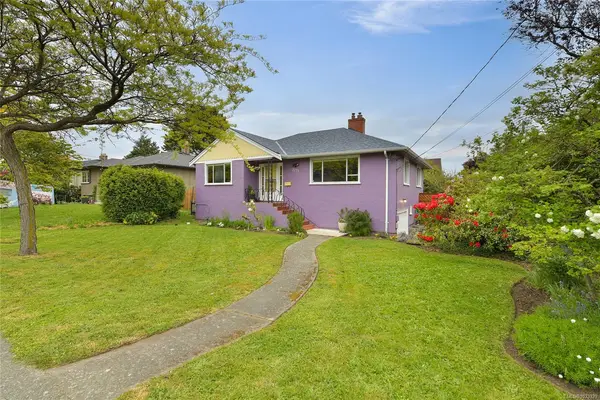 2771 Foul Bay Rd, Oak Bay BC V8R 5C1