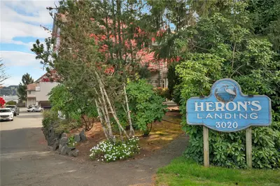 3020 CLIFFE Ave # 5, Courtenay BC V9N 2L7