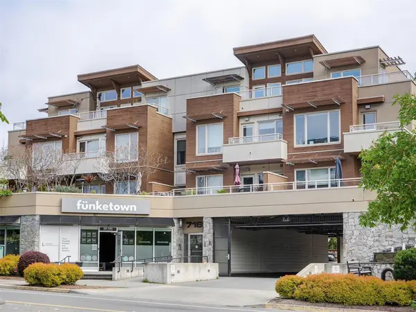 7161 West Saanich Rd # 401, Central Saanich BC V8M 1P7