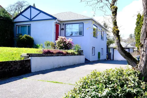 3044 Austin Ave, Saanich BC V9A 2L2