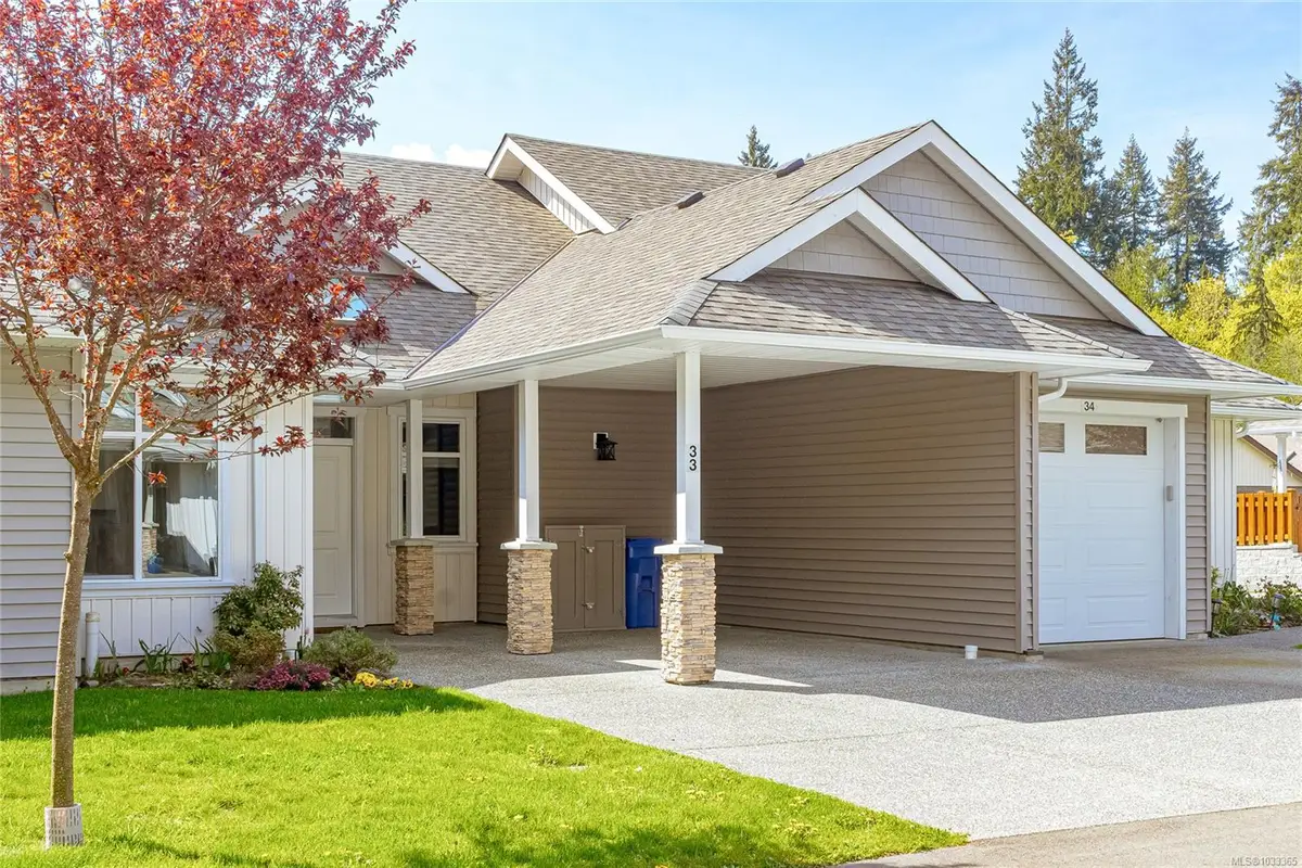 300 Grosskleg Way # 33, Lake Cowichan BC V0R 2G1