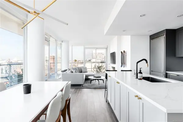 707 Courtney St # 1105, Victoria BC V8W 0A9