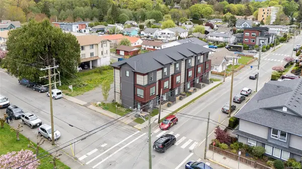 545 JUBILEE St # 1, Duncan BC V9L 1X3 - 2 bed, 2 bath in Duncan