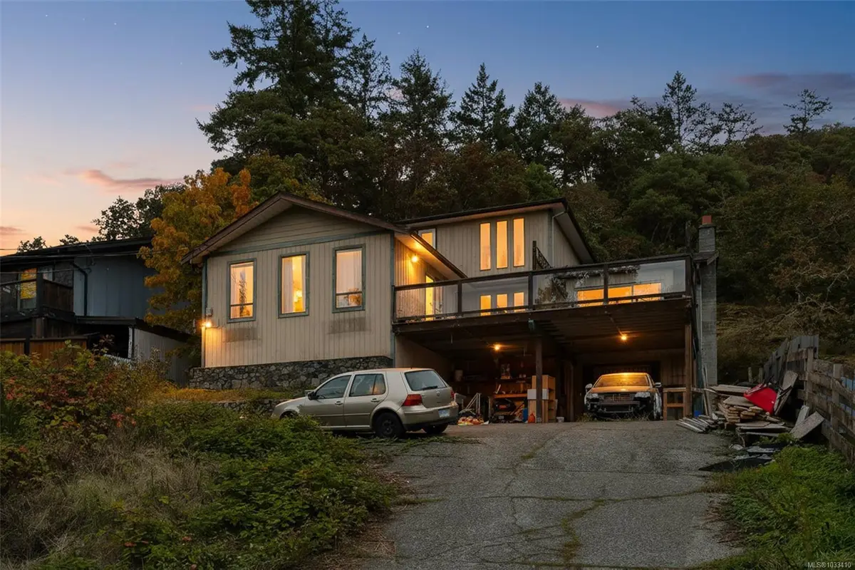 2486 Jeanine Dr, Langford BC V9B 4Y1