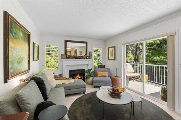 440 Schley Pl # 213, Qualicum Beach BC V9K 2M5