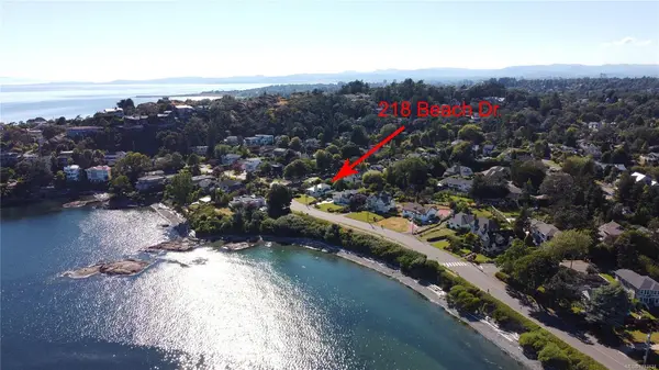 218 Beach Dr, Oak Bay BC V8S 2M1