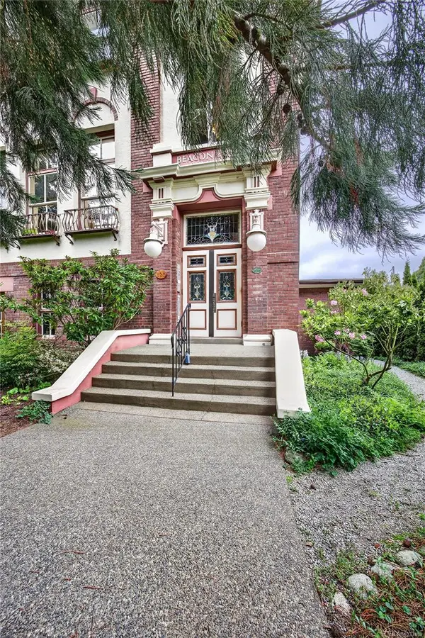 120 Douglas St # 306, Victoria BC V8V 2N9 - 2 bed, 1 bath in Victoria
