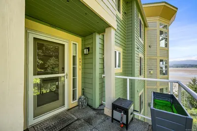 2275 Comox Ave # 305, Comox BC V9M 1X6