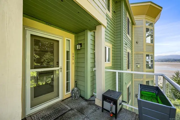 2275 Comox Ave # 305, Comox BC V9M 1X6