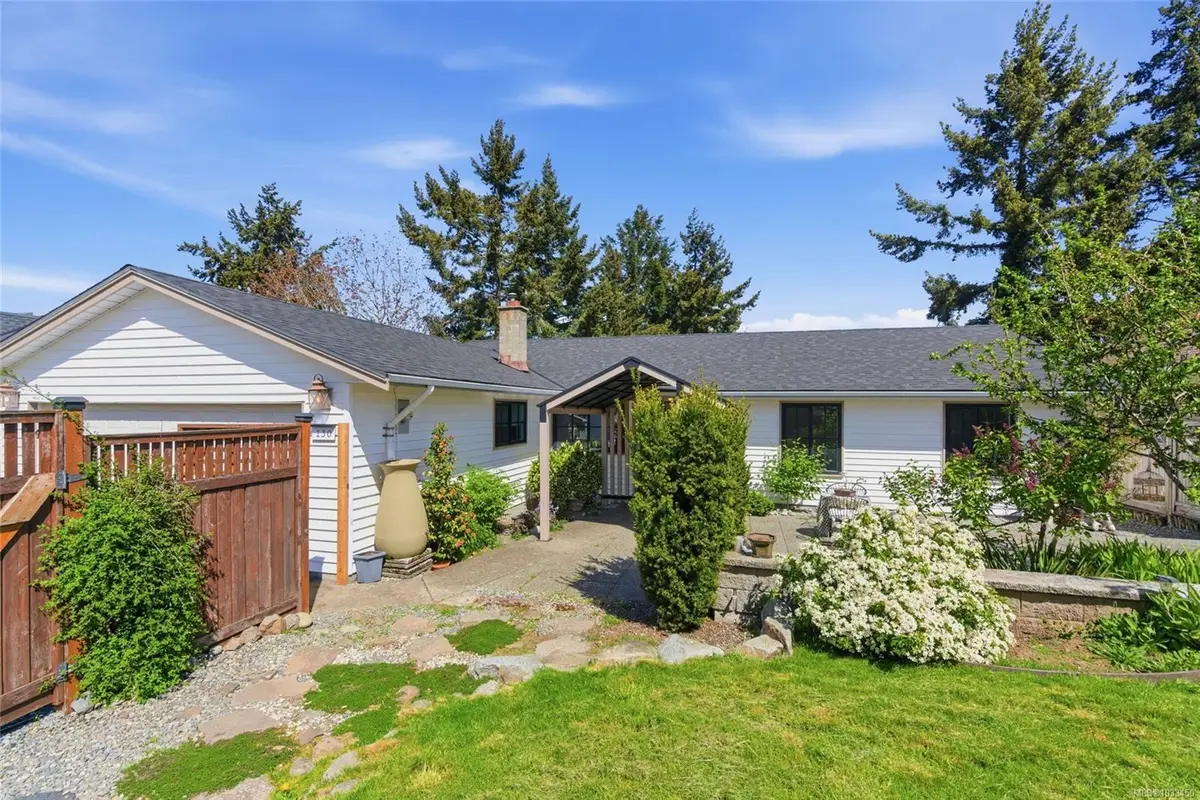 130 Heritage Dr, Nanaimo BC V9V 1H8