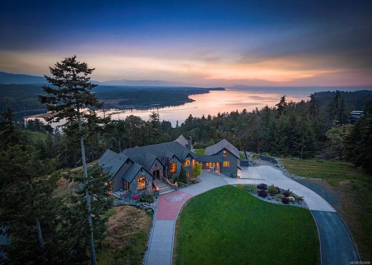 1790 Claudet Rd, Nanoose Bay BC V9P 9B3