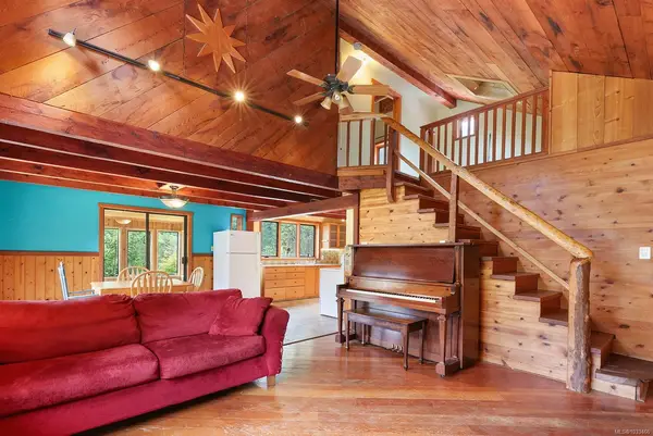 9210 McFarlane Rd, Denman Island BC V0R 1T0