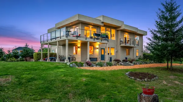 3389 Rhys Rd, Courtenay BC V9N 0B7