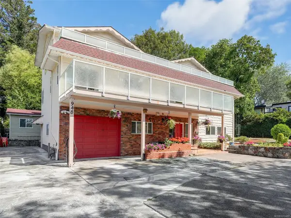 948 McKenzie Ave, Saanich BC V8X 3G5