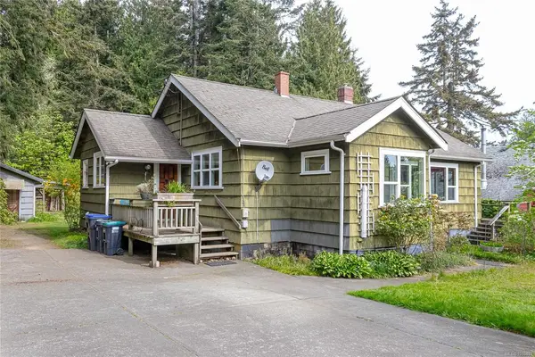196 Kopina Dr, Bowser BC V0R 1G0