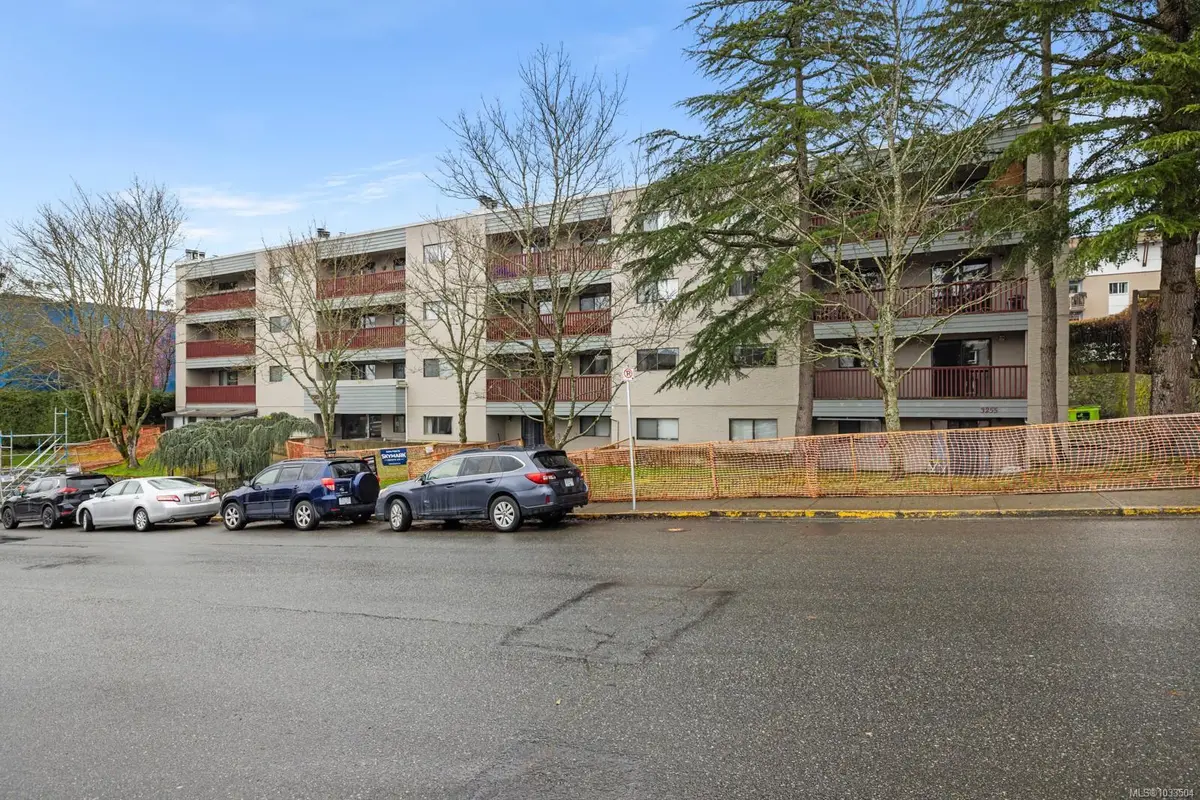 3255 Glasgow Ave #215, Saanich BC V8X 2S4