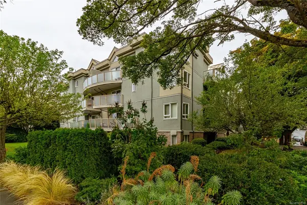 2710 Grosvenor Rd # 403, Victoria BC V8T 3M9