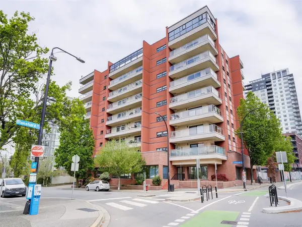 770 Cormorant St # 803, Victoria BC V8W 3J3 - 2 bed, 1 bath in Victoria