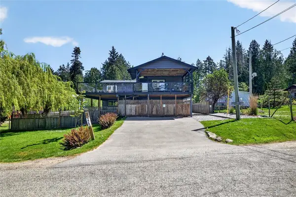 215 Maliview Dr, Salt Spring BC V8K 1R7 - 5 bed, 3 bath in Salt Spring