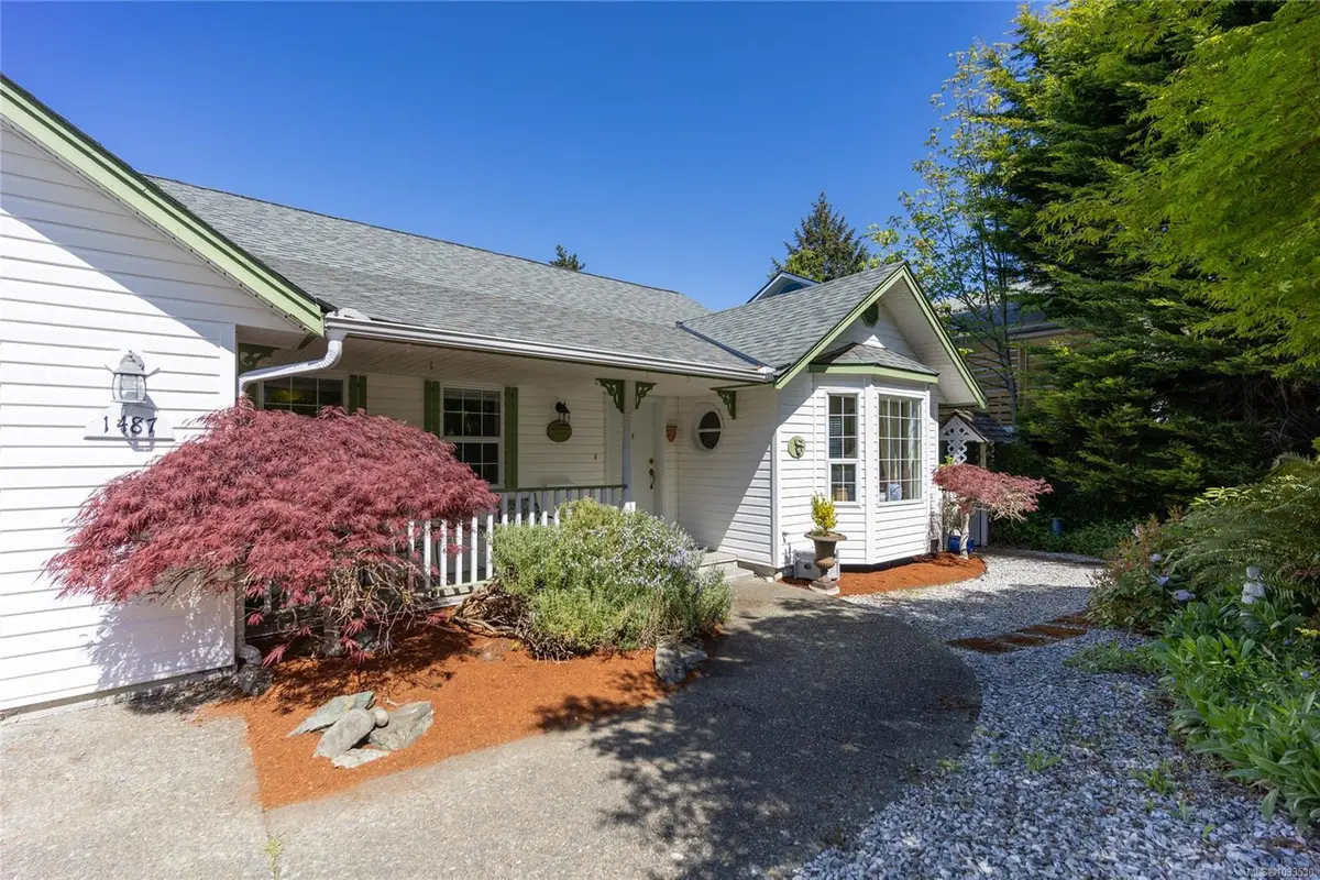 1487 Thomson Terr, Duncan BC V9L 5P9