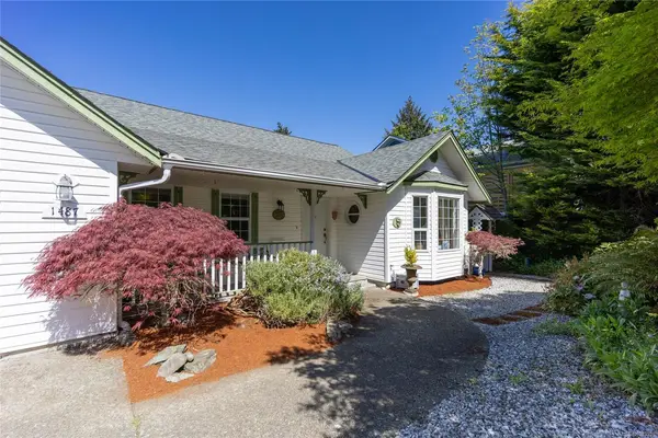 1487 Thomson Terr, Duncan BC V8H 1B7