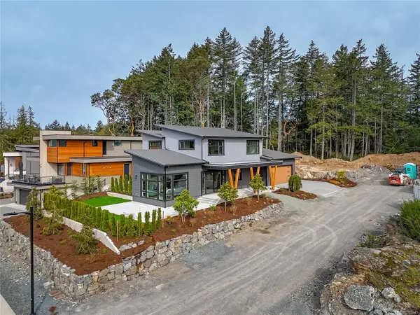 656 Medalist Ave, Colwood BC V9C 0C3