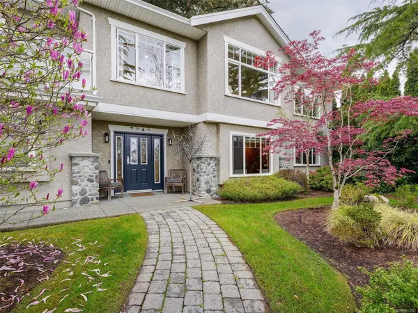 7348 Ridgedown Crt, Central Saanich BC V8M 2H7 - 4 bed, 3 bath in Central Saanich