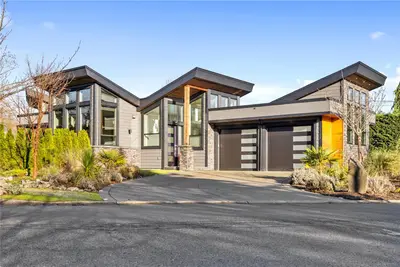 1747 Westlock, Duncan BC V9L 0B8