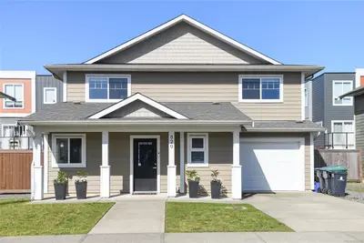 829 Tracker Pl, Comox BC V9M 4E8