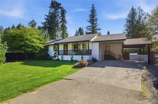 1025 Maple Lane Dr, Parksville BC V9P 1T3