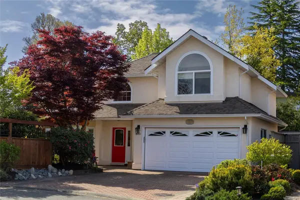 1660 Hampshire Rd, Oak Bay BC V8R 1G1