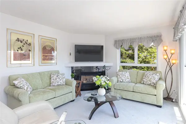 9919 Fourth St # 311, Sidney BC V8L 2Z6