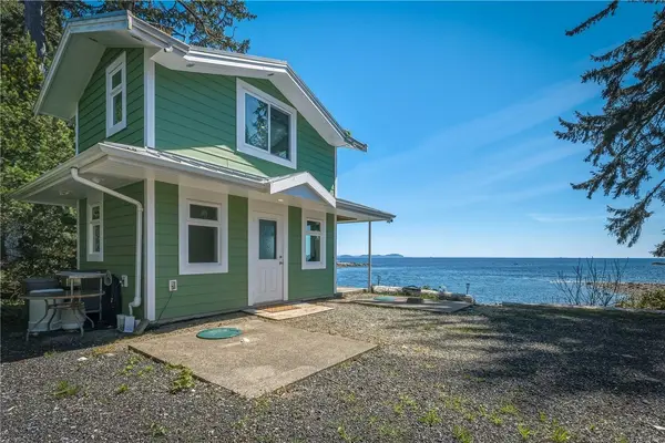 1006 Seventh Ave, Ucluelet BC V0R 3A0
