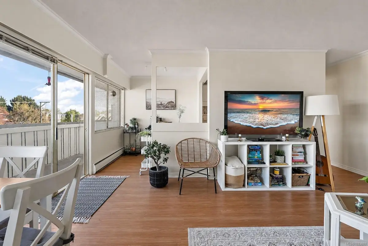 964 Heywood Ave #309, Victoria BC V8V 2Y5