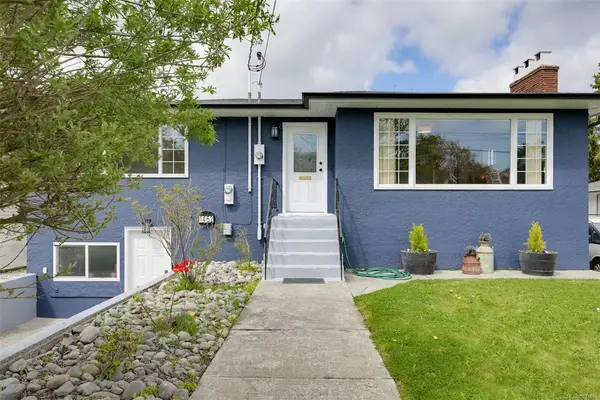 1452 Westall Ave, Victoria BC V8T 2G5