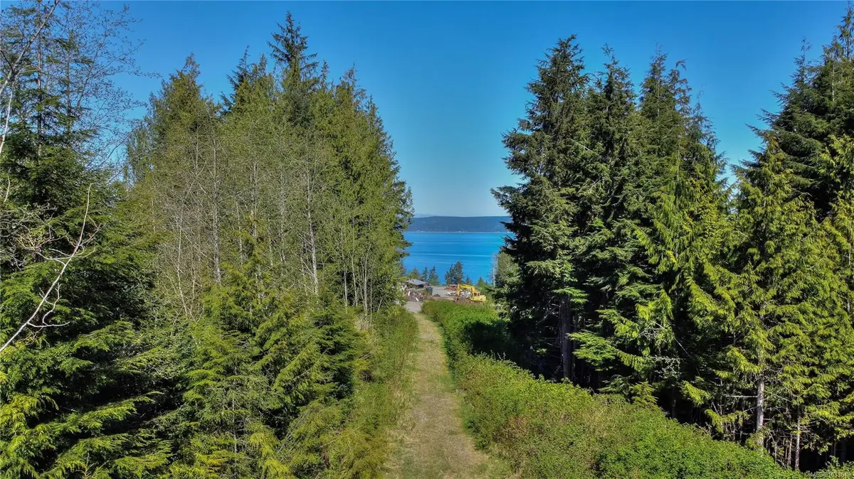 580 Glover Rd, Hyde Creek BC V0N 2R0